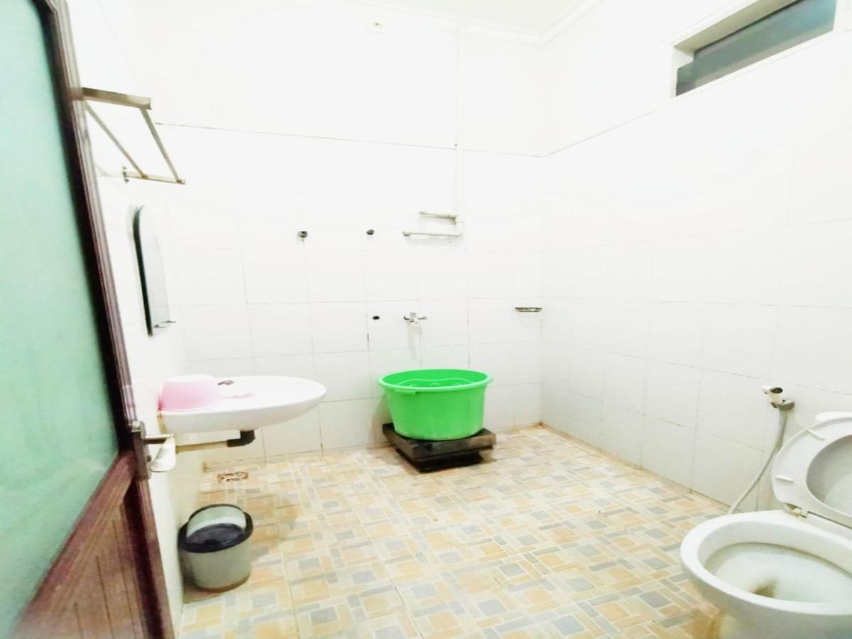 Reddoorz At Hotel Nuansa Ngawi Экстерьер фото