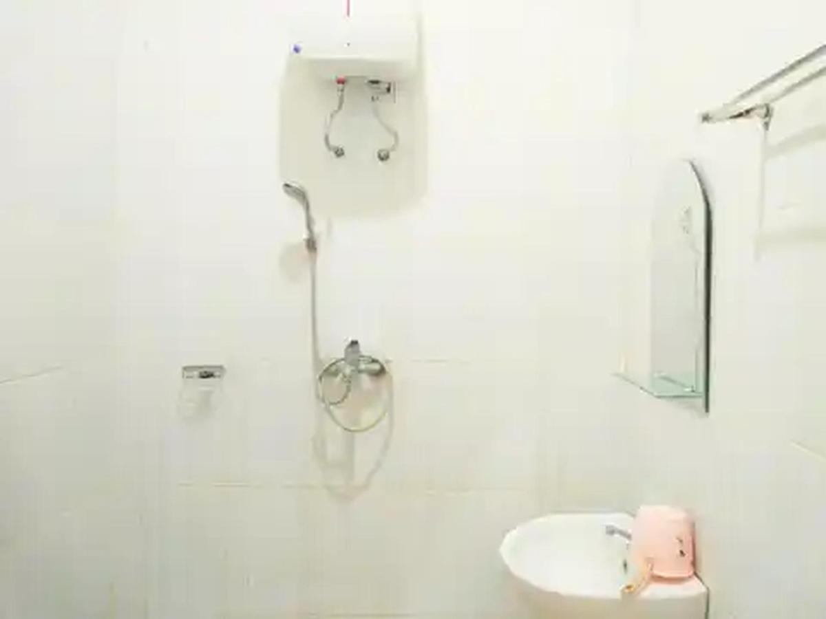 Reddoorz At Hotel Nuansa Ngawi Экстерьер фото