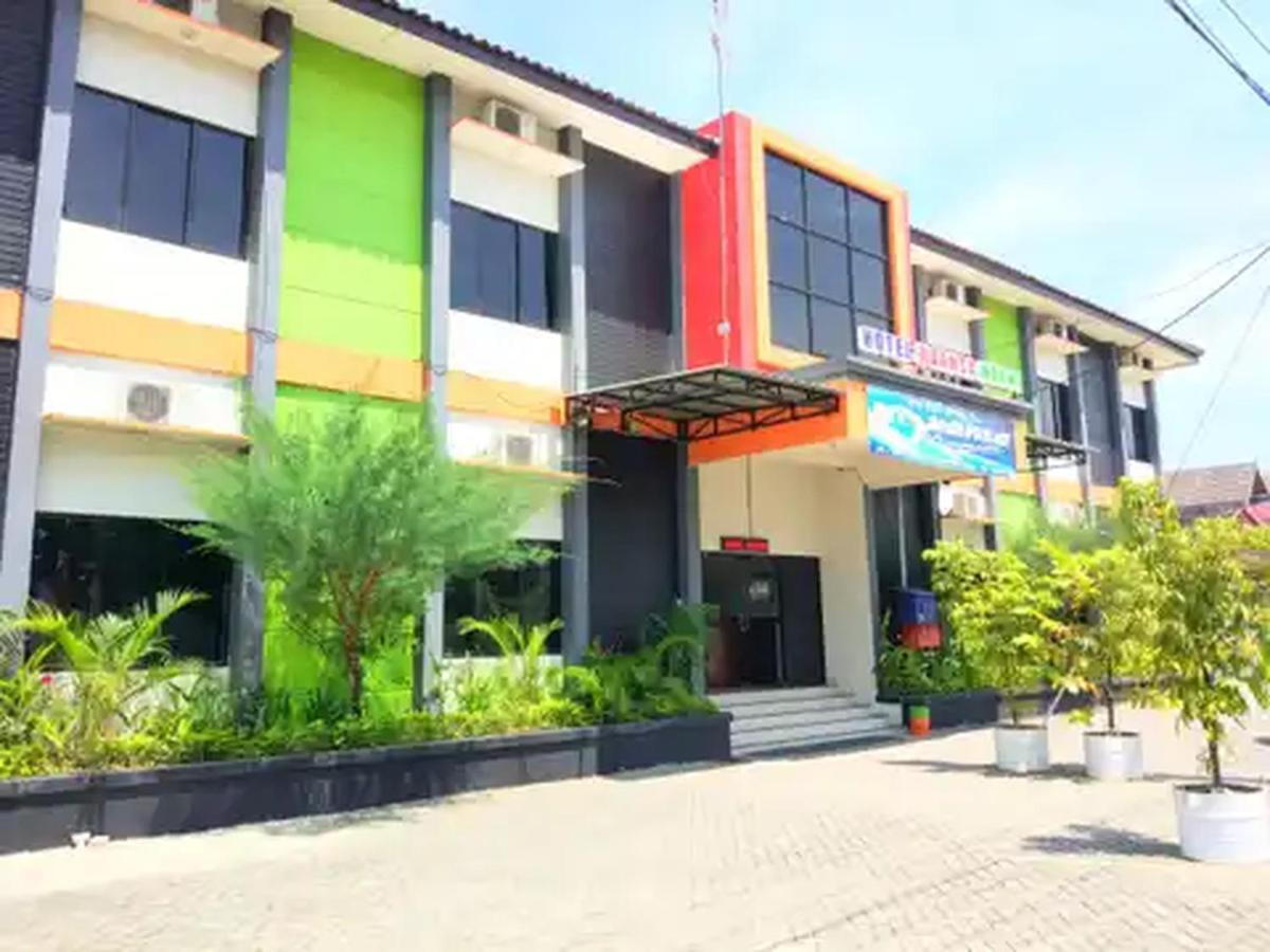 Reddoorz At Hotel Nuansa Ngawi Экстерьер фото