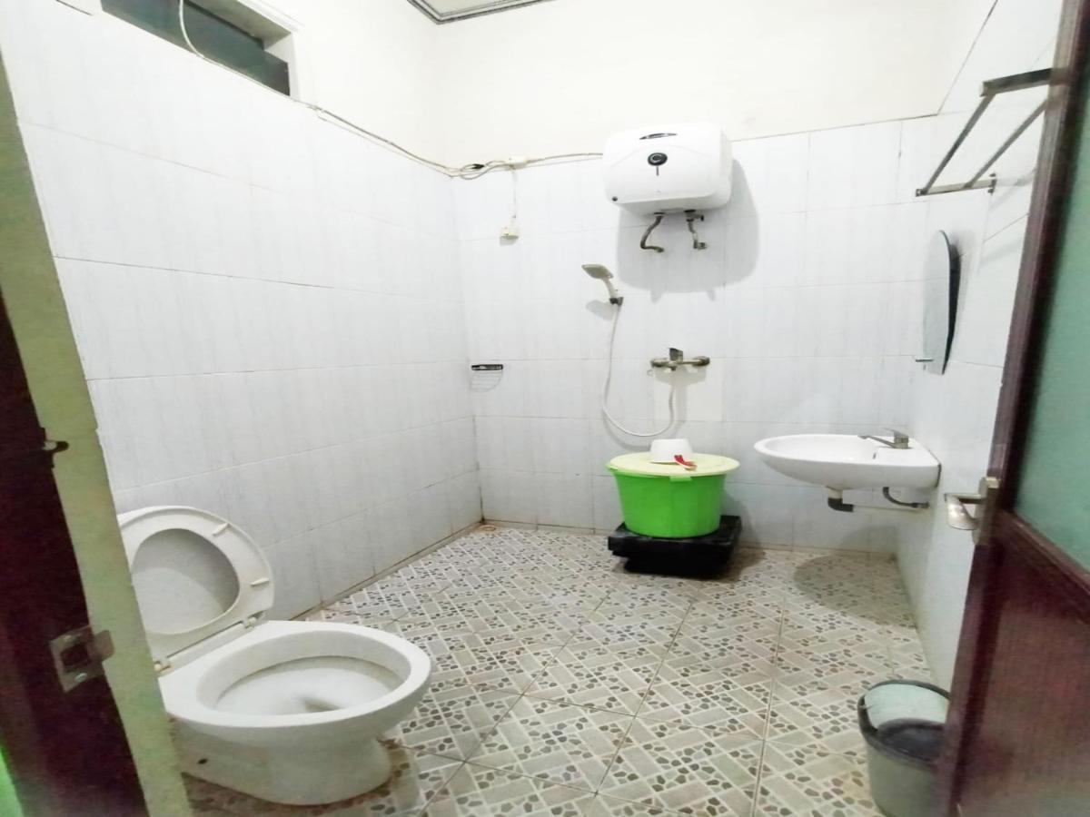 Reddoorz At Hotel Nuansa Ngawi Экстерьер фото