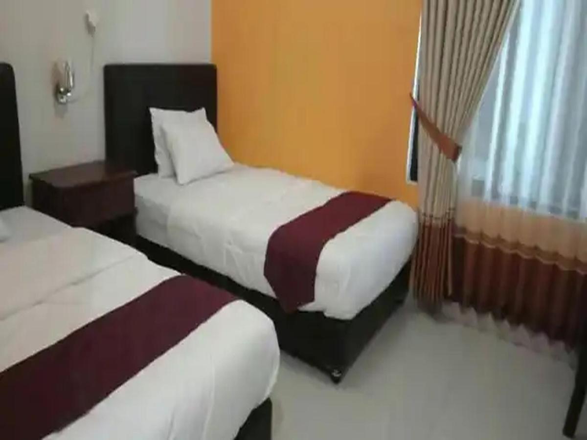 Reddoorz At Hotel Nuansa Ngawi Экстерьер фото